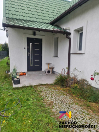 Dom wolno stojący w pobliżu Krosna Odrz.